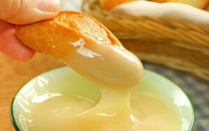 Bánh Mì Chấm Sữa và Tác Động Đến Sức Khỏe